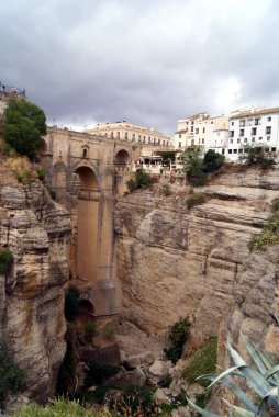 Ronda arasında