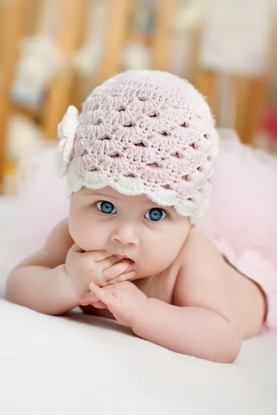 Retrato de bela menina de olhos azuis — Fotografia de Stock