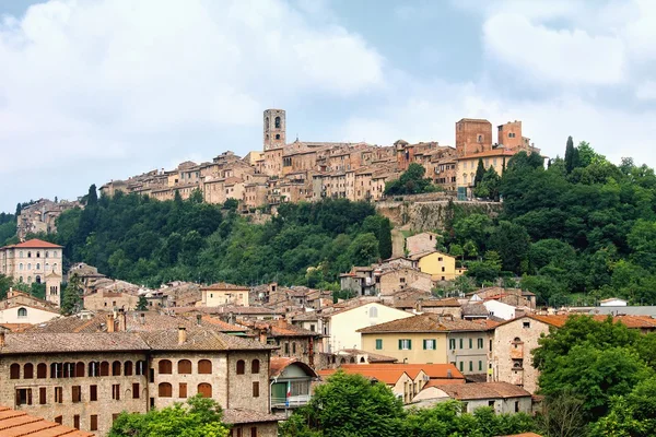 Vista da histórica cidade toscana de Colle di Val d 'Elsa — Fotografia de Stock