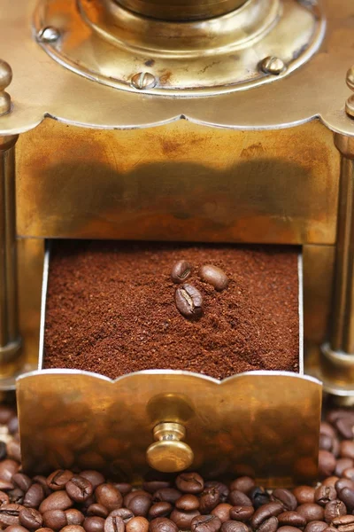 Molinillo de café y granos - detalle —  Fotos de Stock