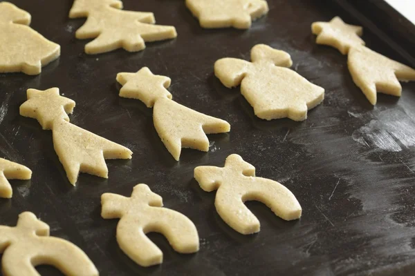 Hornear galletas de Navidad —  Fotos de Stock