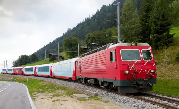 Glacier express tren, İsviçre — Stok fotoğraf