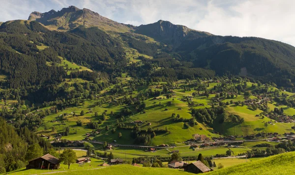 Montanha aldeia, Suíça — Fotografia de Stock