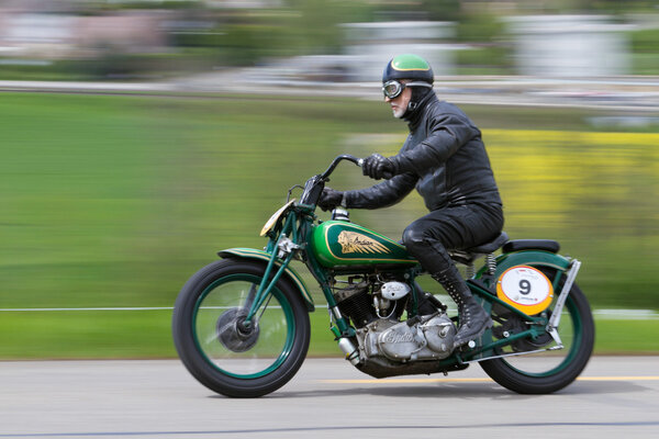 Винтажный мотоцикл Indian Sport Scout с 1938 года
