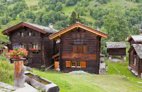 Berghütten, Wallis, Schweiz — Stockfoto
