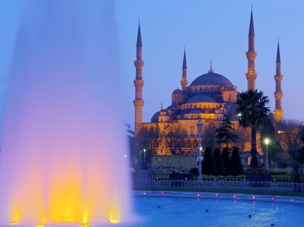 Blauwe moskee 's nachts — Stockfoto