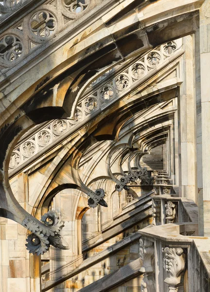 Decoraciones de la catedral Milán, Italia — Foto de Stock
