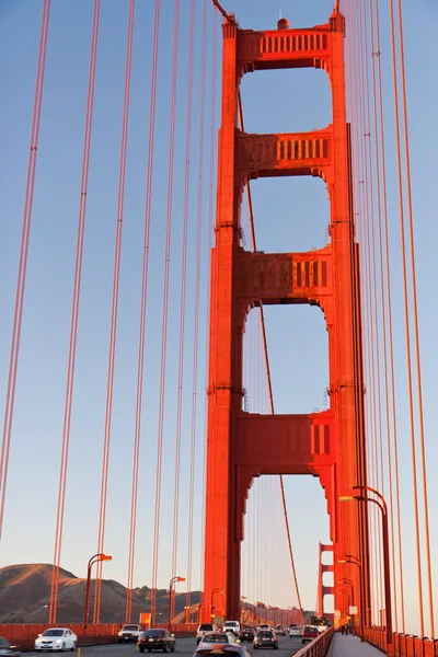 Pedastrian View on Golden Gate bridge — Stock Photo, Image