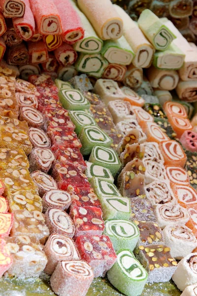 Påkostade turkiska sötsaker — Stockfoto