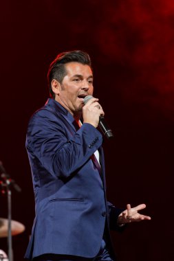 Thomas Anders sings clipart