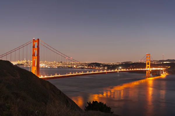 Golden Gate bridge at dusk — Stock Photo, Image