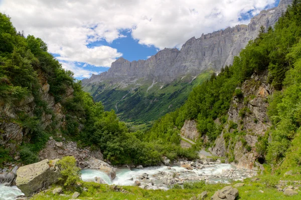 Gebirgsfluss, Schweiz — Stockfoto