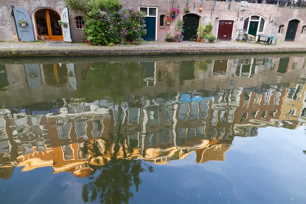 Cais do canal de Utrecht Países Baixos — Fotografia de Stock
