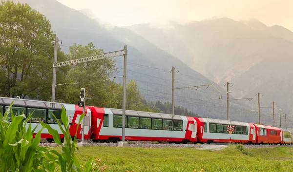 Glacier express train, Schweiz — Stockfoto