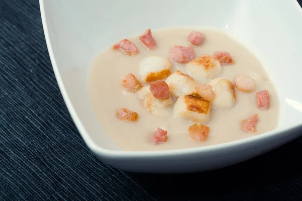 Stock image Soup of Jerusalem artichokes and scallops