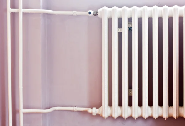 Elemento radiador de energia de calor central em casa — Fotografia de Stock
