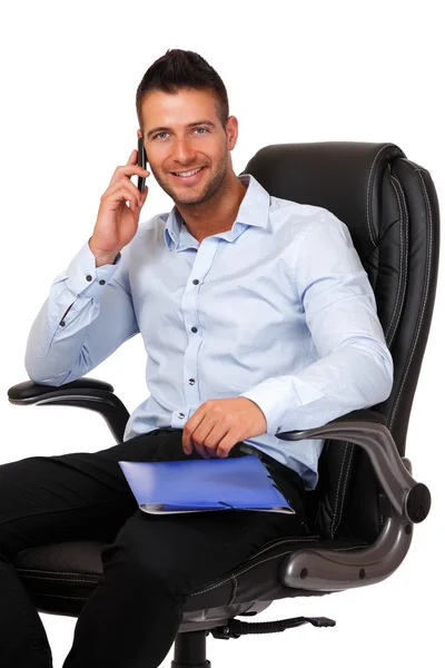 Retrato de um empresário ocupado fazendo uma chamada — Fotografia de Stock