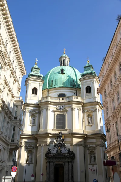 De peterskirche in Wenen — Stockfoto