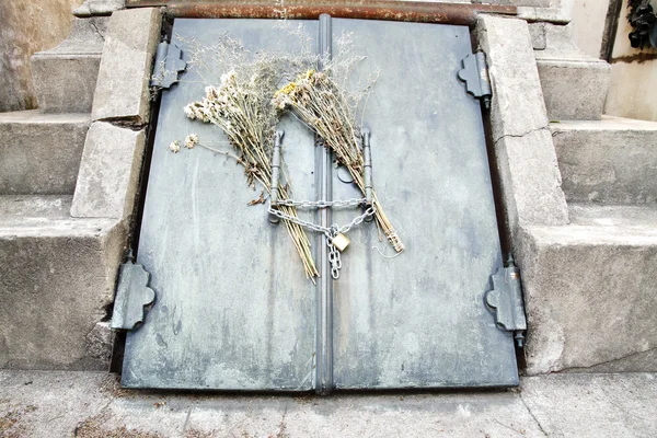 Grób na cmentarzu recoleta — Zdjęcie stockowe