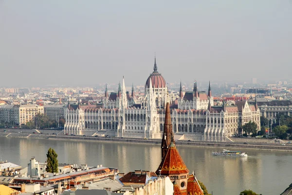 Νέφος πάνω από τη Βουδαπέστη — Φωτογραφία Αρχείου