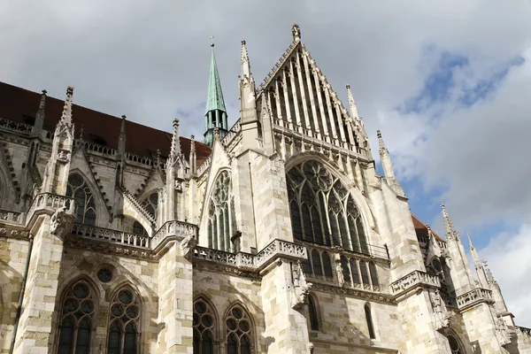 Architectuur van de kathedraal van regensburg — Stockfoto