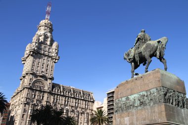 Plaza Independencia in Montevideo clipart