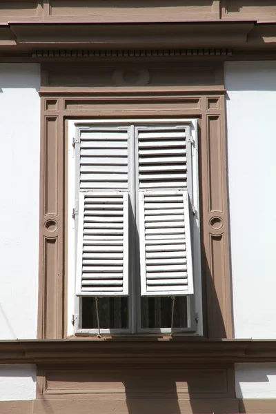 Altes Fenster in Graz — Stockfoto
