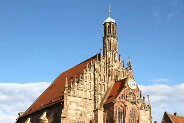 ニュルンベルクでの聖母教会 — ストック写真