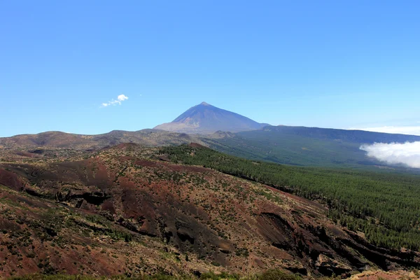 De kegelvormige vulkaan Teideberg of el teide op tenerife — Stockfoto