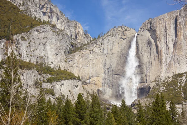 Άνω πέφτει στο yosemite — Φωτογραφία Αρχείου