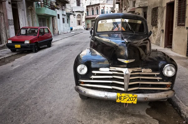 Klasyczne chevrolet w starej Hawanie — Zdjęcie stockowe