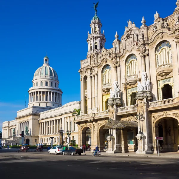 The Capitol and the Great Theater of Havana — Stock Photo, Image