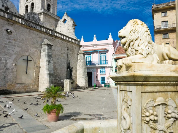 Kašna na náměstí san francisco v Havaně — Stock fotografie