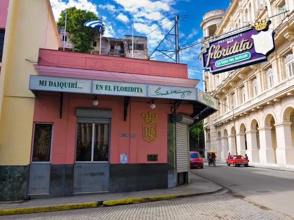 在哈瓦那举行的 el floridita 餐厅 — 图库照片