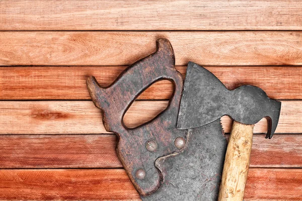 Satz manueller Werkzeuge über Holzbretter — Stockfoto