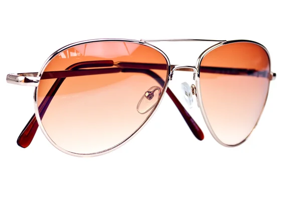 Сучасні сонячні окуляри авіатора ізольовані на білому — стокове фото