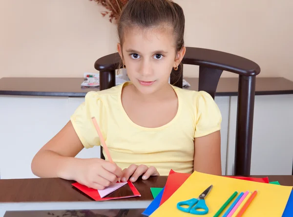 Beautiful hispanic girl working on her art project at home — Stock Photo, Image
