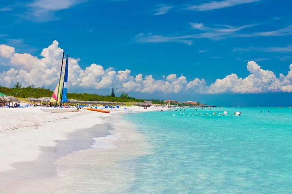 Den vackra kubanska stranden i varadero — Stockfoto
