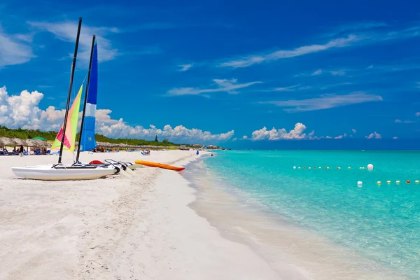 Den vackra stranden i varadero på Kuba — Stockfoto