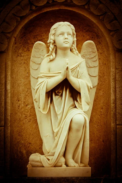 Beautiful vintage image of a praying angel — Stok fotoğraf