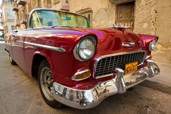老经典的美国车，哈瓦那的图标 — 图库照片