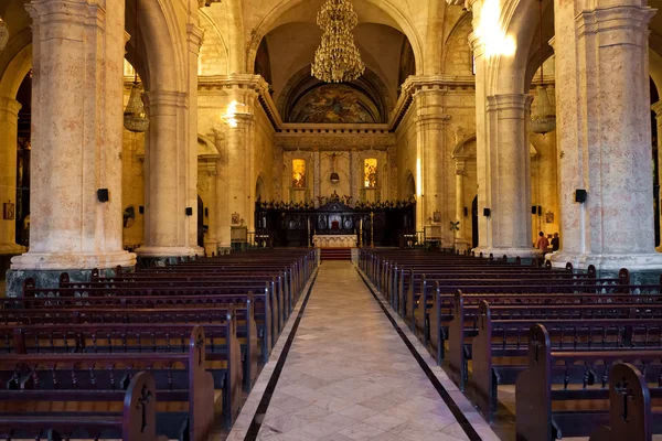 哈瓦那的大教堂的内部 — 图库照片