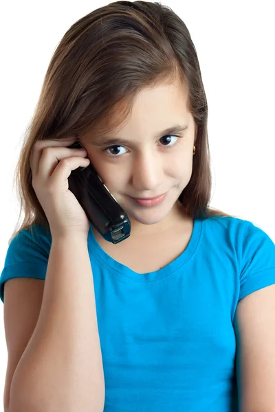 Linda menina hispânica pequena falando ao telefone — Fotografia de Stock