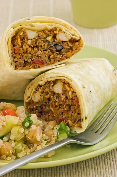 Kip en zwarte bonen burrito wrap — Stockfoto