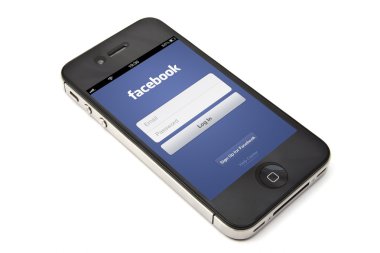 Facebook ve apple iphone 4s