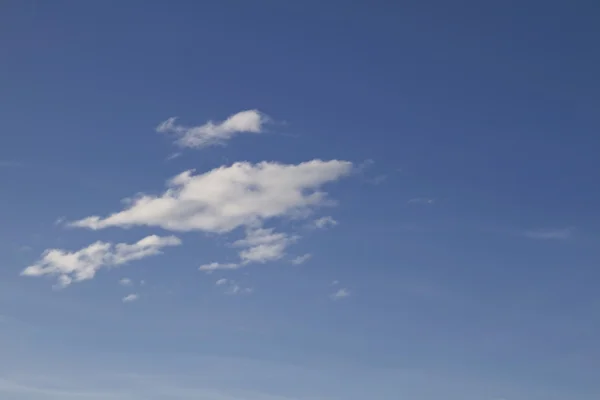 Cielo azul y nube —  Fotos de Stock