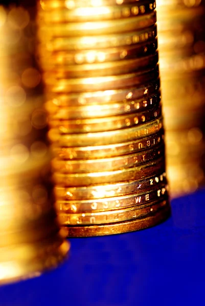 Pila de monedas de oro —  Fotos de Stock