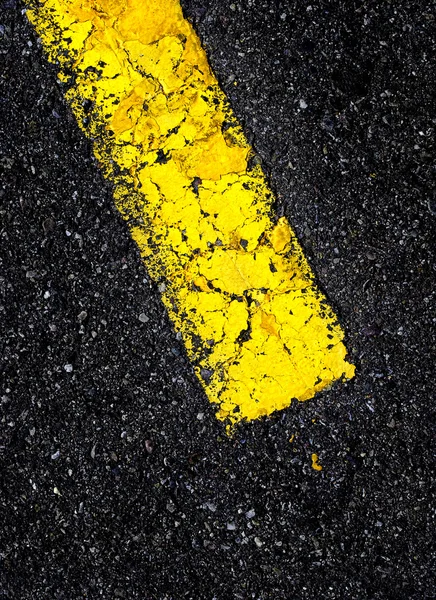 Route avec ligne jaune — Photo