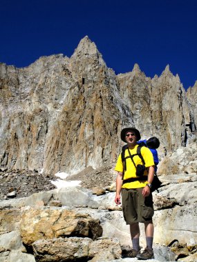 yüksek bir dağın hiking