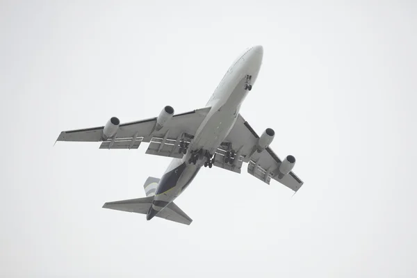 stock image Airplane flying overhead